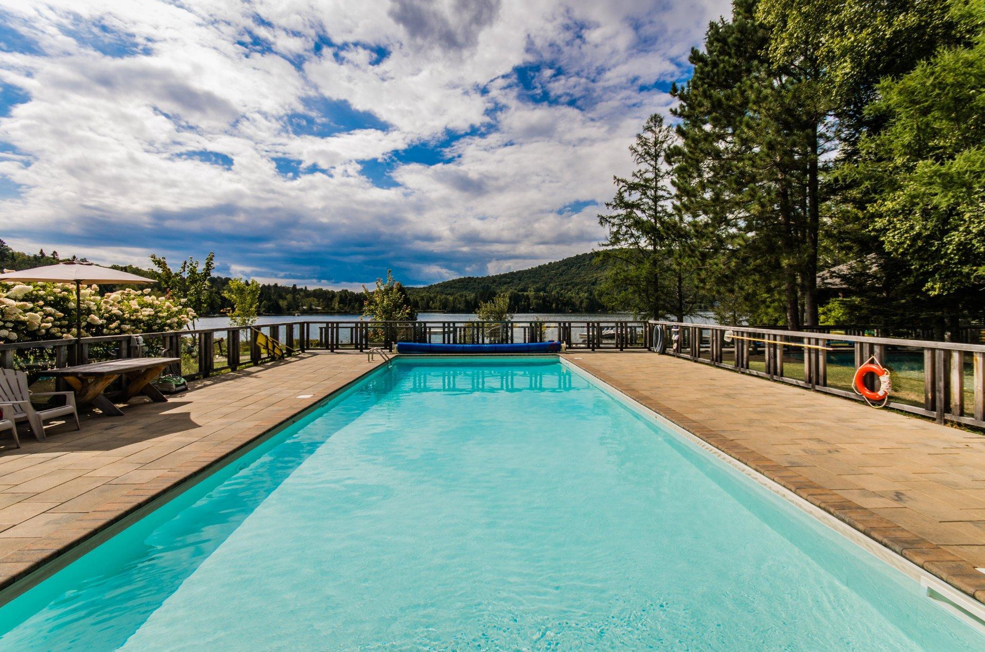 









2192


Ch. du Lac-Supérieur

, 2101,
Lac-Supérieur,




QC
J0T1P0

