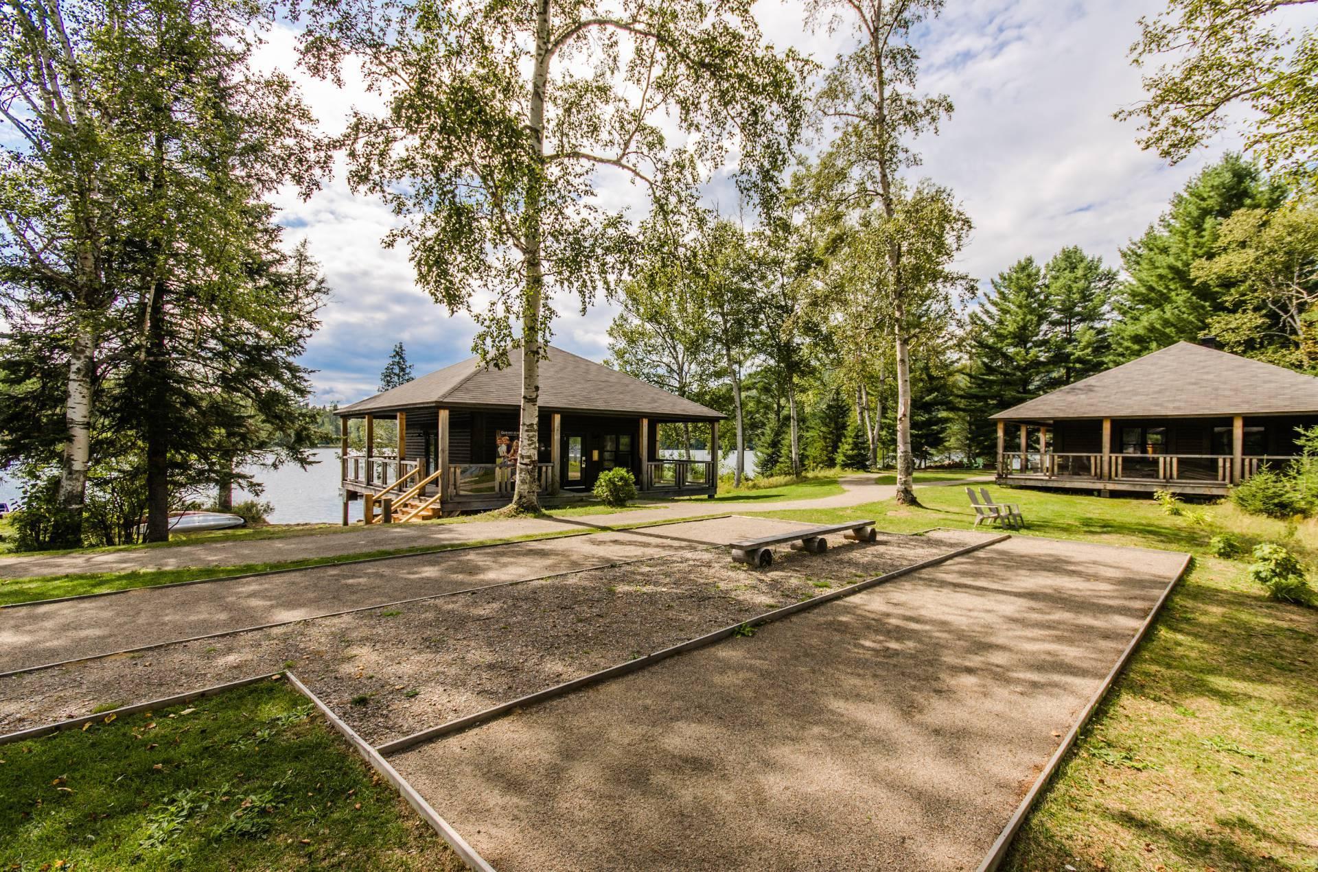 









2192


Ch. du Lac-Supérieur

, 2101,
Lac-Supérieur,




QC
J0T1P0

