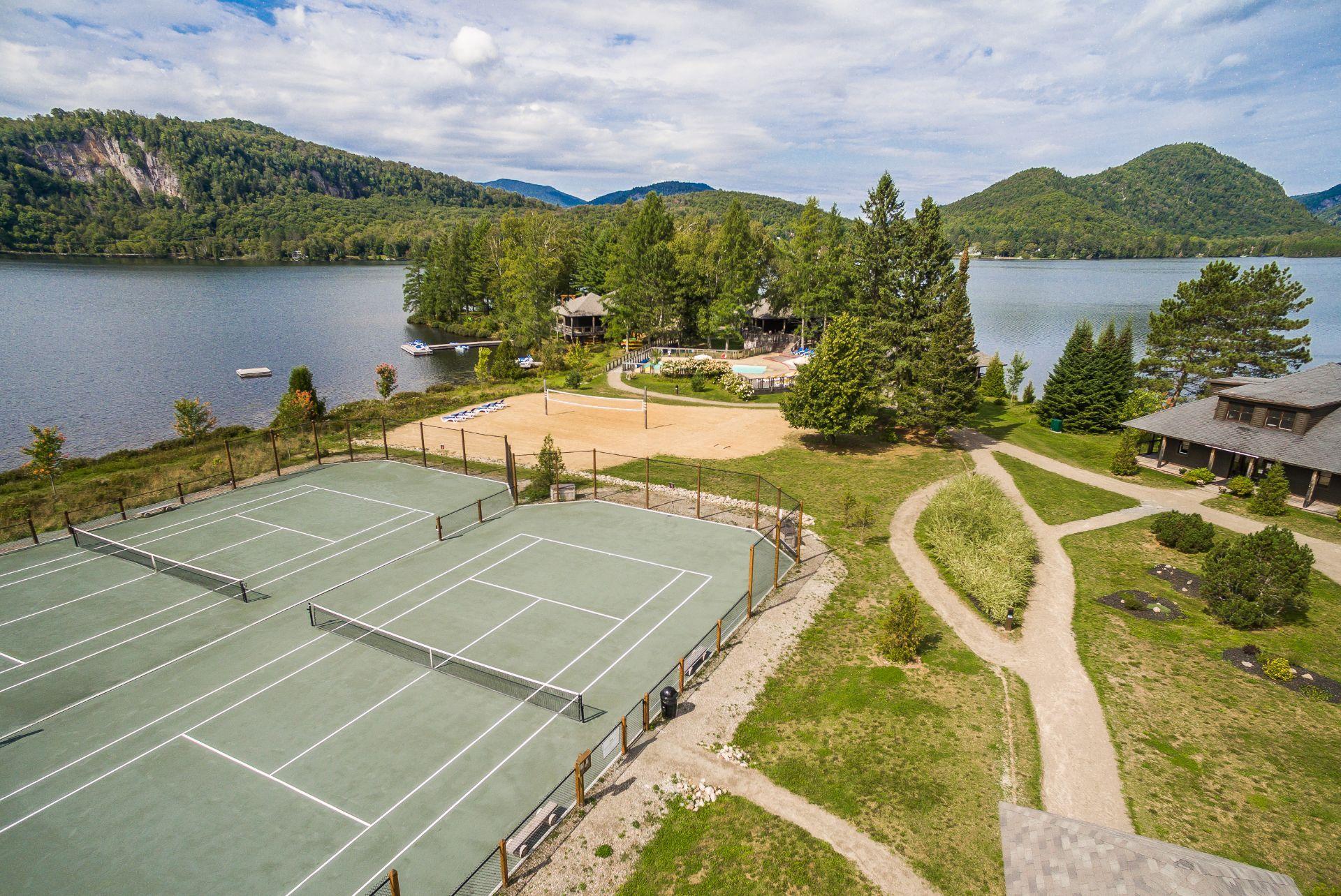 









2192


Ch. du Lac-Supérieur

, 2101,
Lac-Supérieur,




QC
J0T1P0

