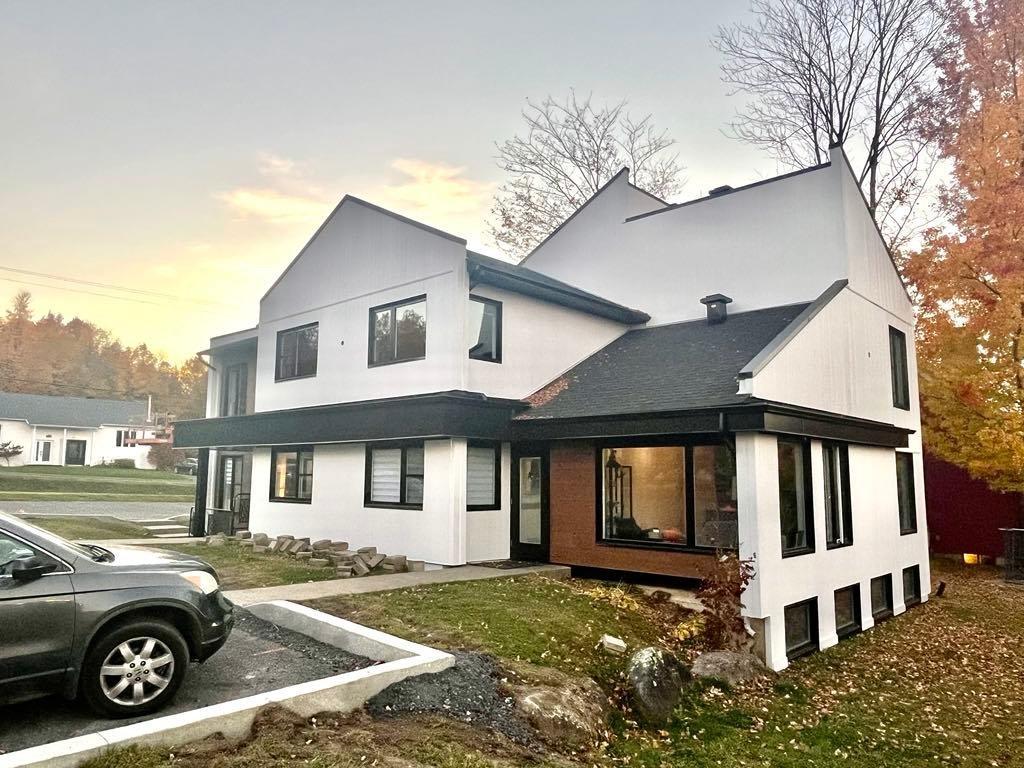 









109


Boul. de Bromont

, 20,
Bromont,




QC
J2L2K7

