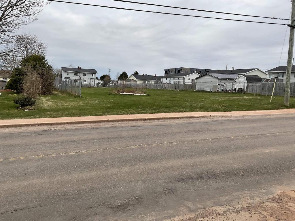 












374 Duke Street

,
Summerside,







PE
C1N 0C3

