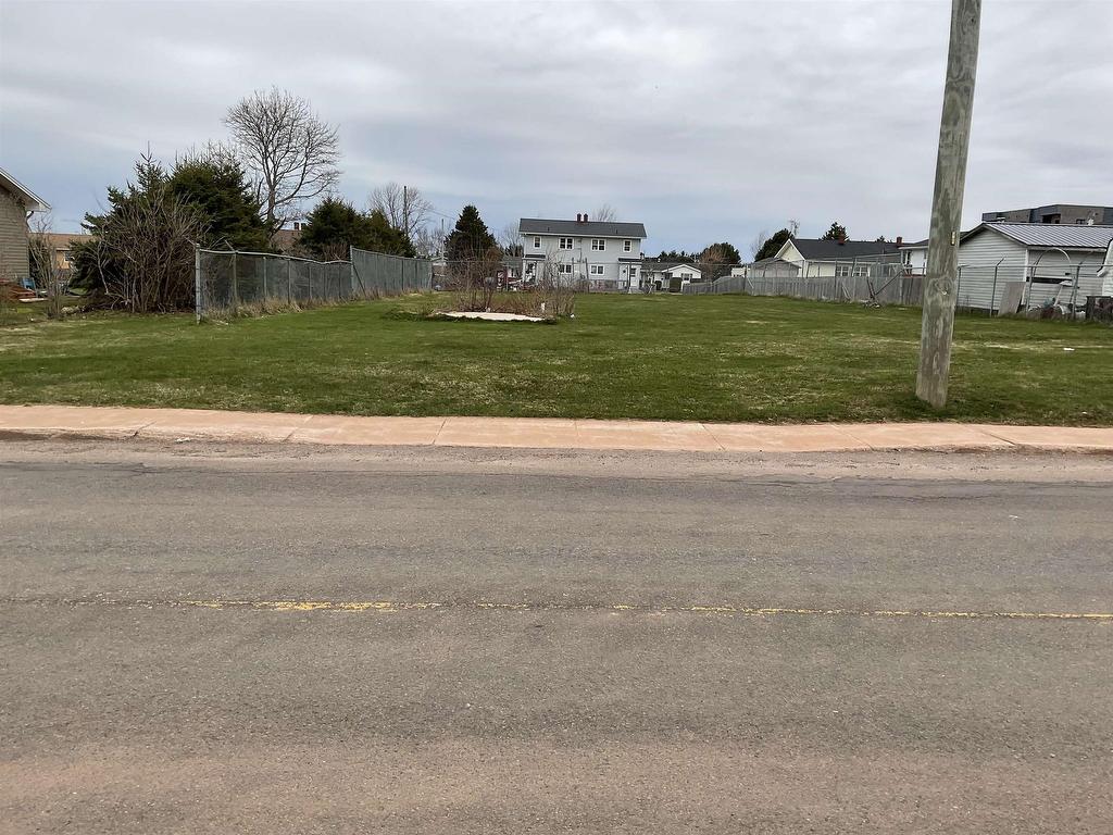 












374 Duke Street

,
Summerside,







PE
C1N 0C3

