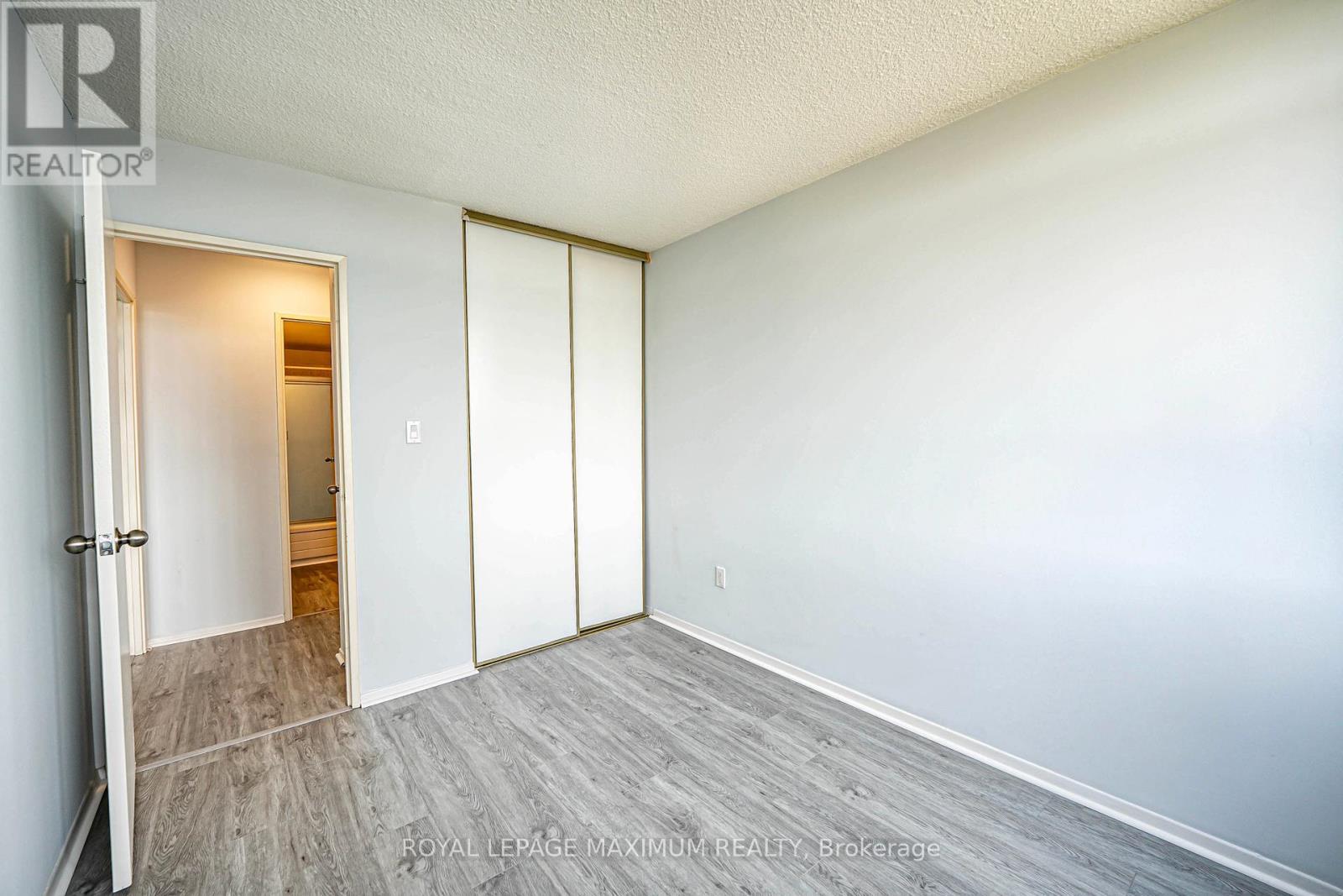 












2001 - 3300 DON MILLS ROAD

,
Toronto,




Ontario
M2J4X7

