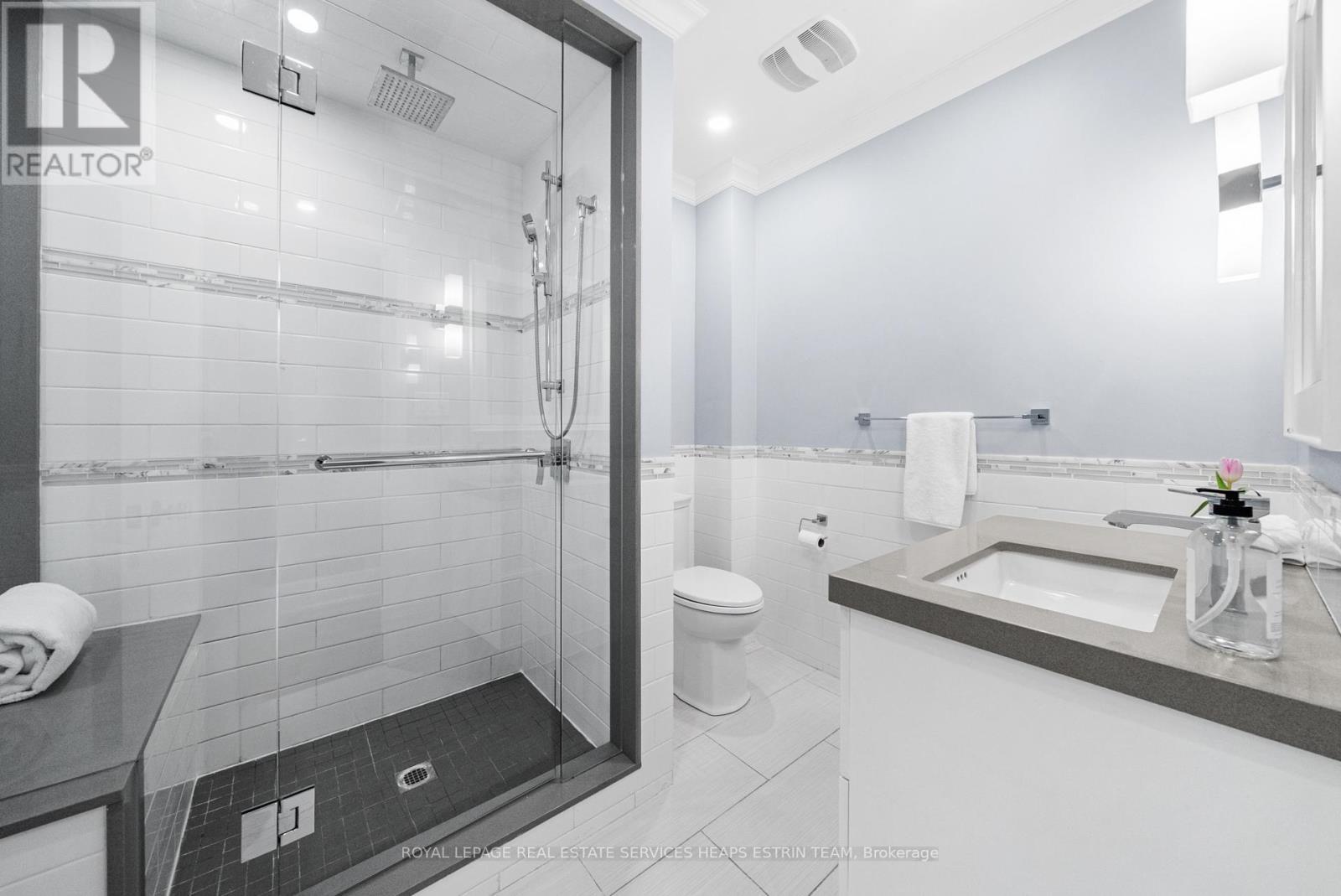 












129 DELORAINE AVENUE

,
Toronto,




Ontario
M5M2B1

