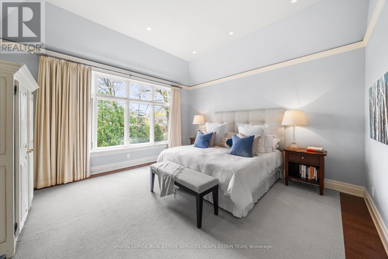 












129 DELORAINE AVENUE

,
Toronto,




Ontario
M5M2B1

