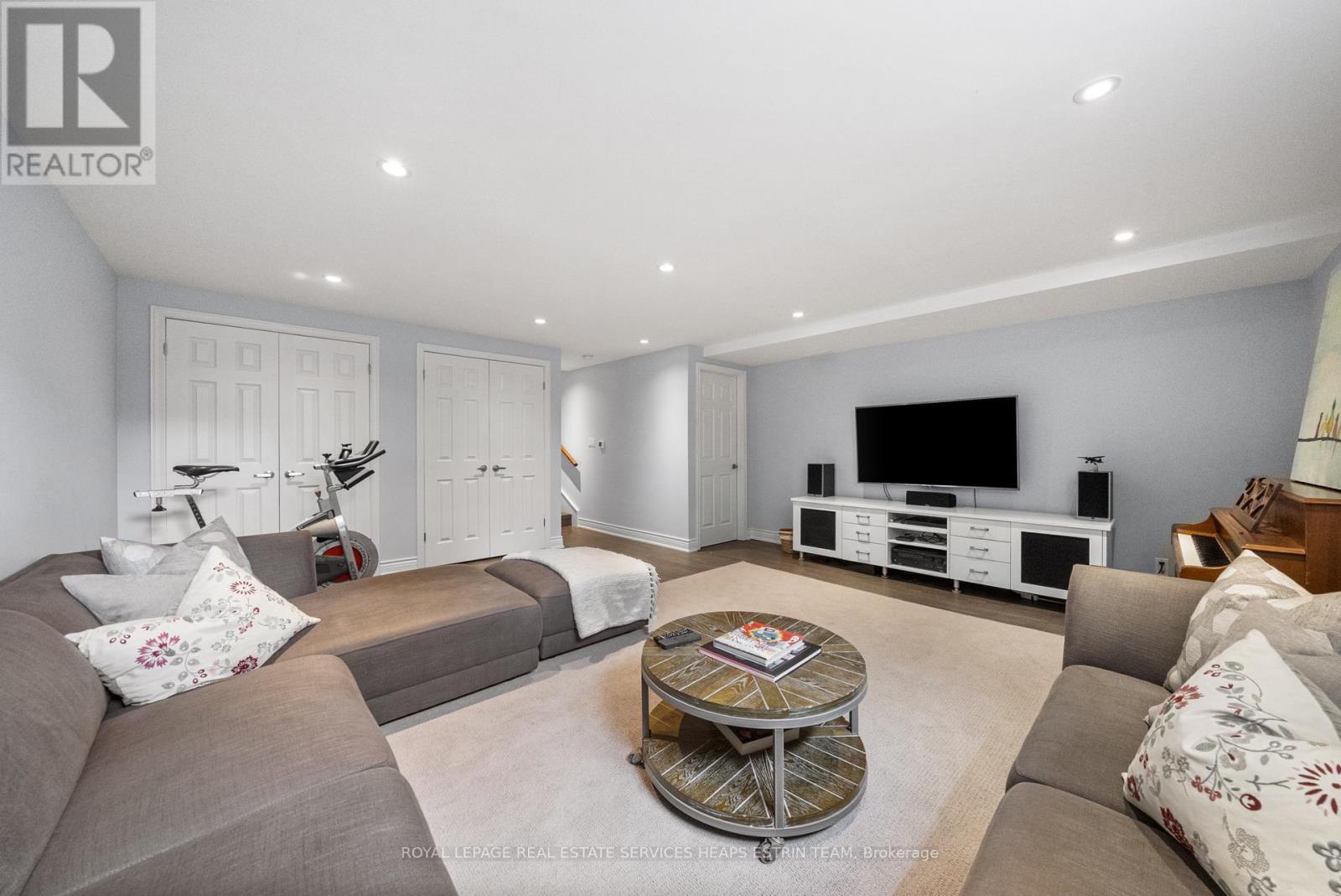 












129 DELORAINE AVENUE

,
Toronto,




Ontario
M5M2B1

