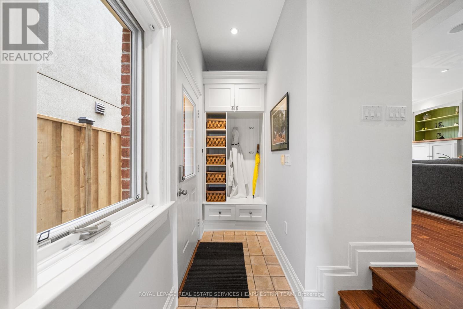 












129 DELORAINE AVENUE

,
Toronto,




Ontario
M5M2B1

