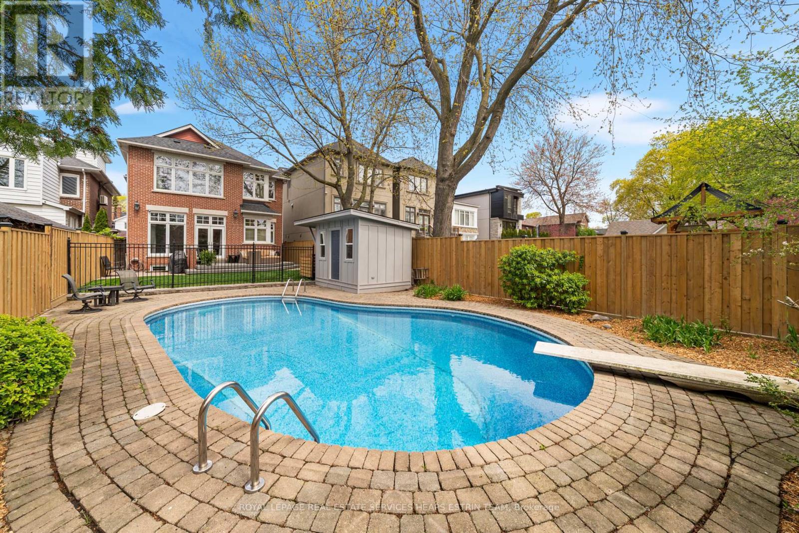 












129 DELORAINE AVENUE

,
Toronto,




Ontario
M5M2B1

