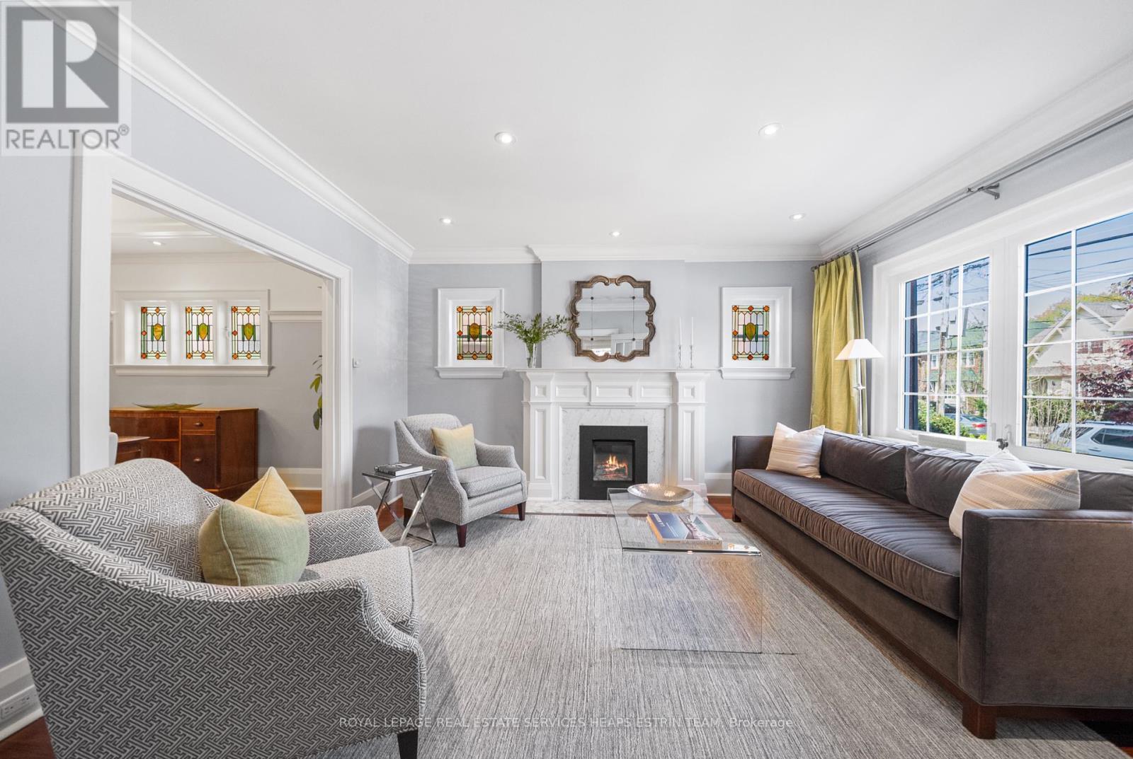 












129 DELORAINE AVENUE

,
Toronto,




Ontario
M5M2B1

