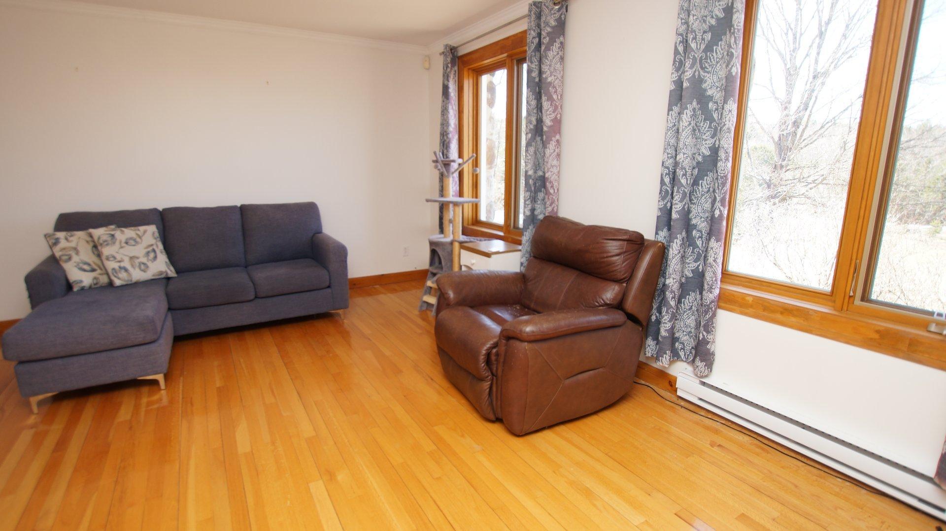 









140


Rue des Marguerites

,
Saint-Alphonse-Rodriguez,




QC
J0K1W0

