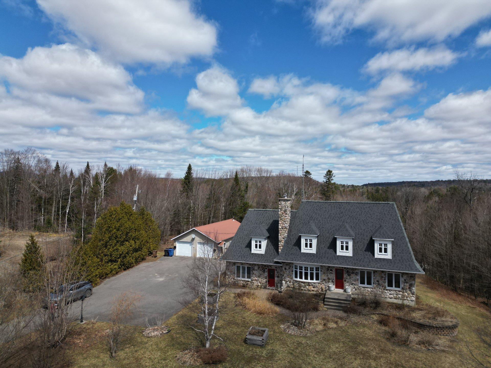 









140


Rue des Marguerites

,
Saint-Alphonse-Rodriguez,




QC
J0K1W0

