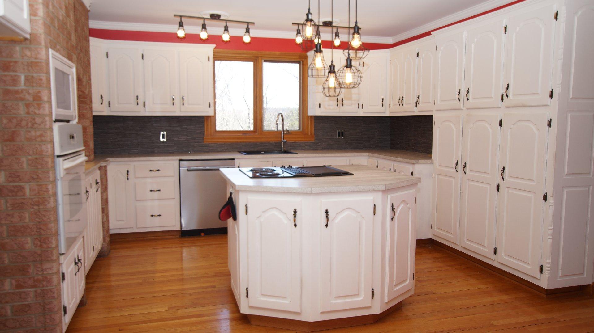 









140


Rue des Marguerites

,
Saint-Alphonse-Rodriguez,




QC
J0K1W0

