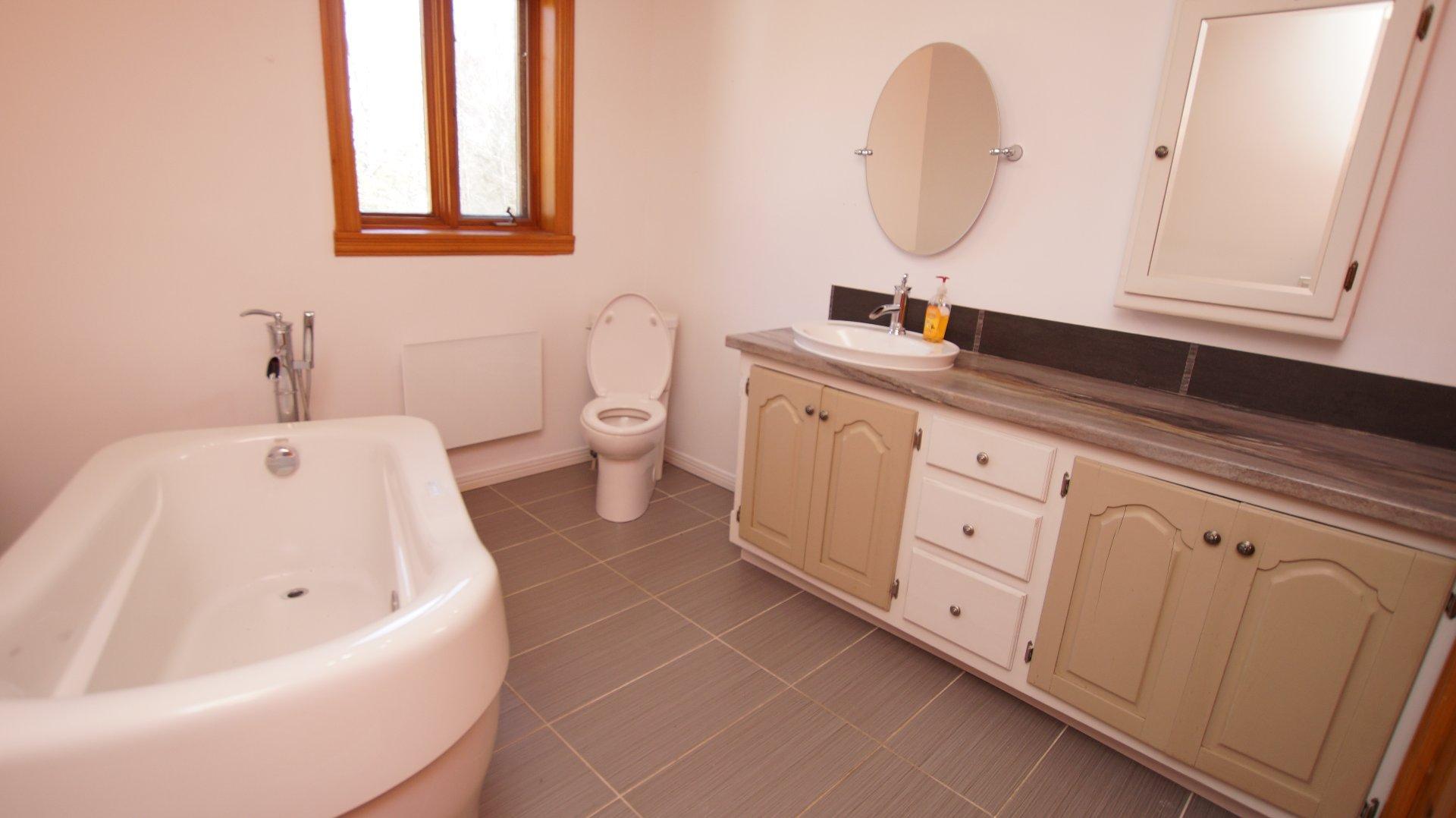 









140


Rue des Marguerites

,
Saint-Alphonse-Rodriguez,




QC
J0K1W0

