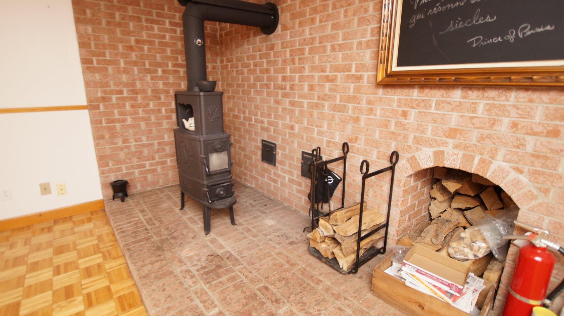 









140


Rue des Marguerites

,
Saint-Alphonse-Rodriguez,




QC
J0K1W0

