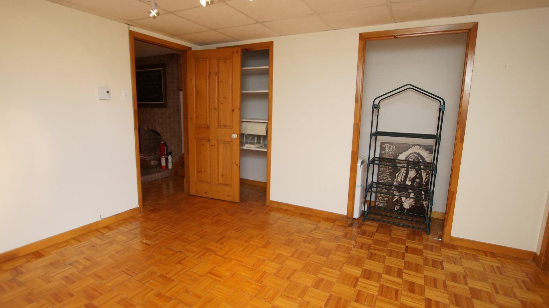 









140


Rue des Marguerites

,
Saint-Alphonse-Rodriguez,




QC
J0K1W0

