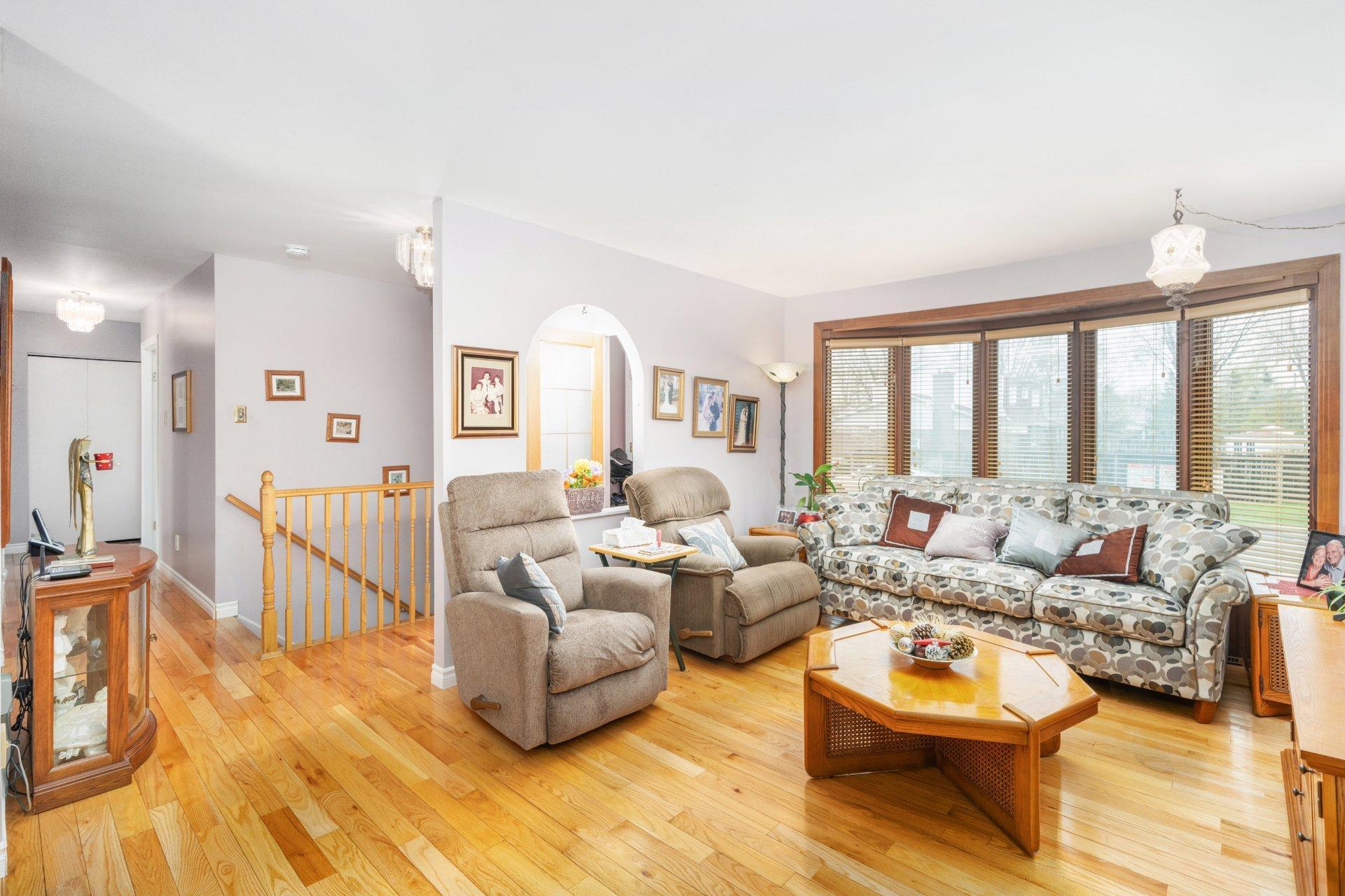 









67


Rue Mansfield

,
Dollard-des-Ormeaux,




QC
H9G2B3

