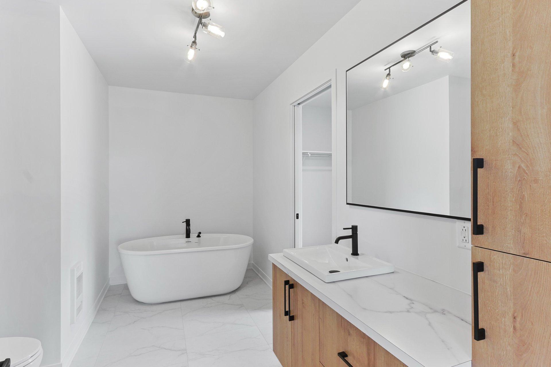 









237


Rue de la Barrière

,
Salaberry-de-Valleyfield,




QC
J6T6H9

