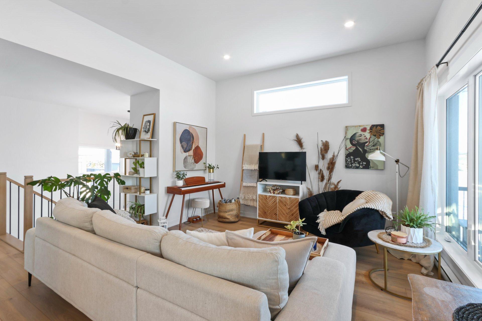 









235


Rue de la Barrière

,
Salaberry-de-Valleyfield,




QC
J6T6H9

