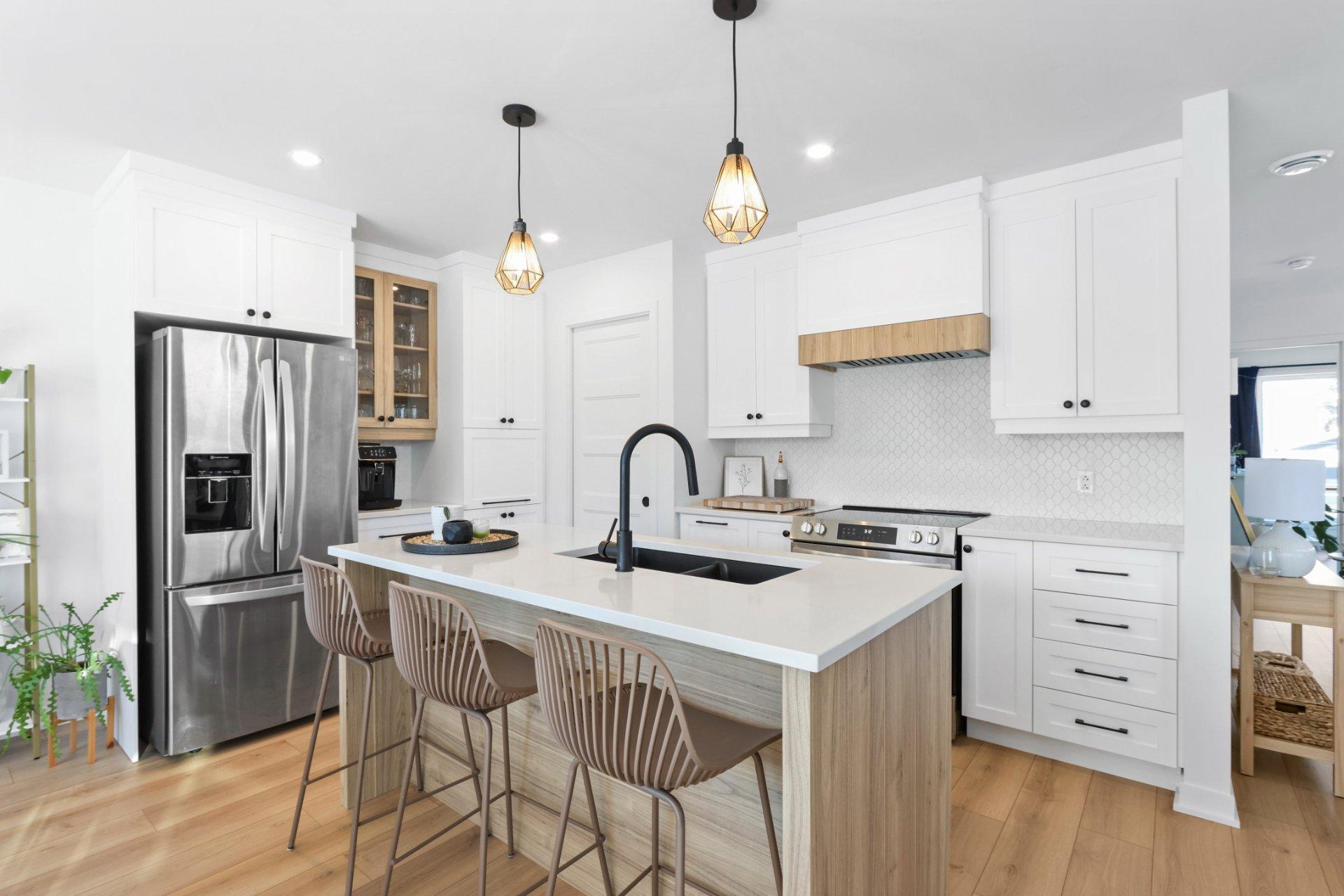 









235


Rue de la Barrière

,
Salaberry-de-Valleyfield,




QC
J6T6H9

