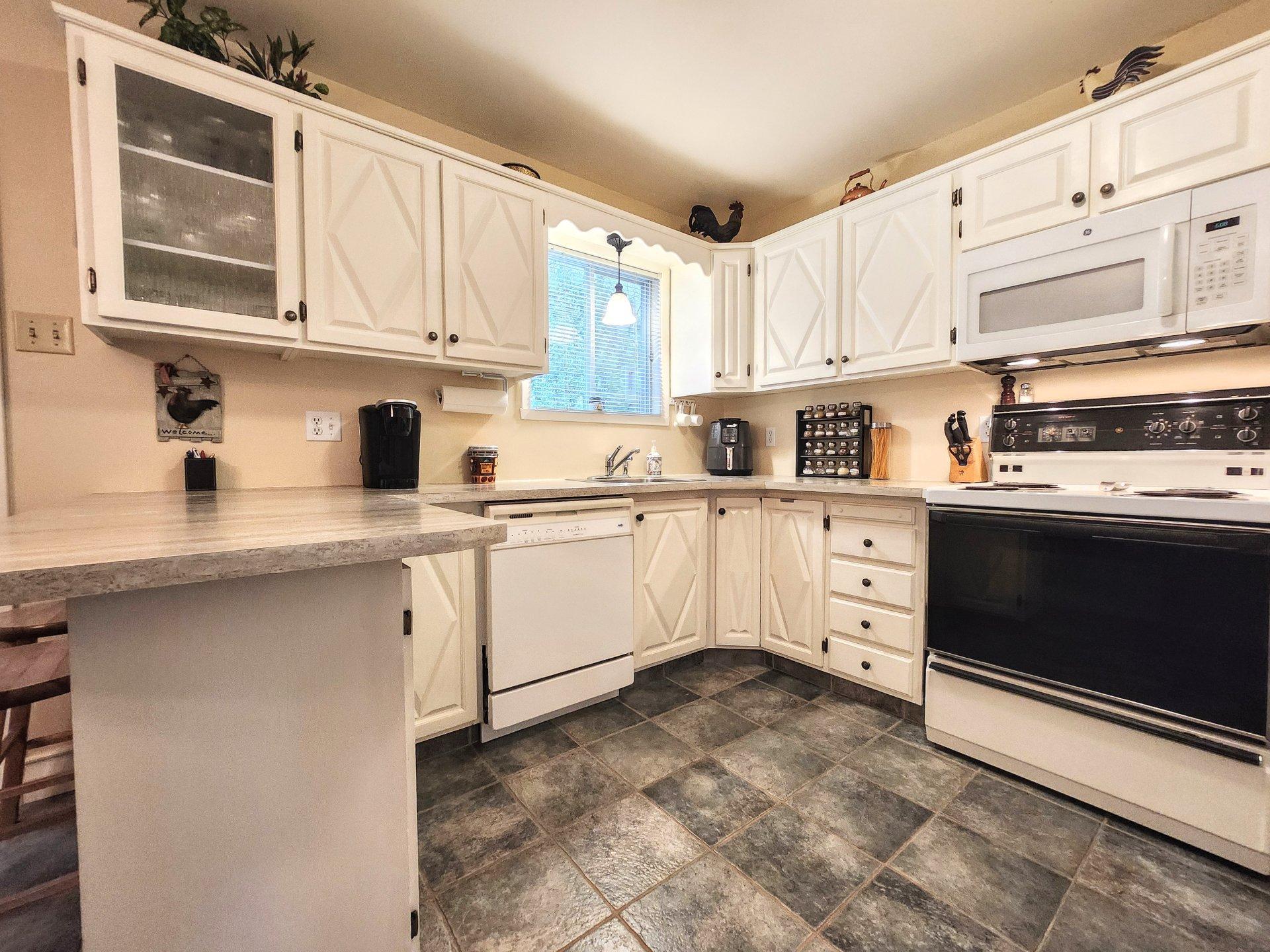 









2865


113e Avenue

,
Shawinigan,




QC
G9P2C1

