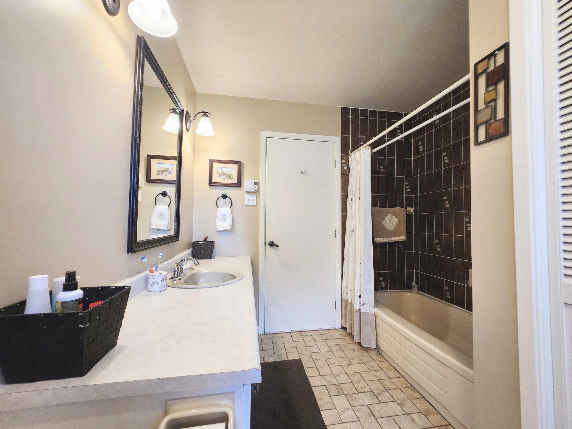 









2865


113e Avenue

,
Shawinigan,




QC
G9P2C1

