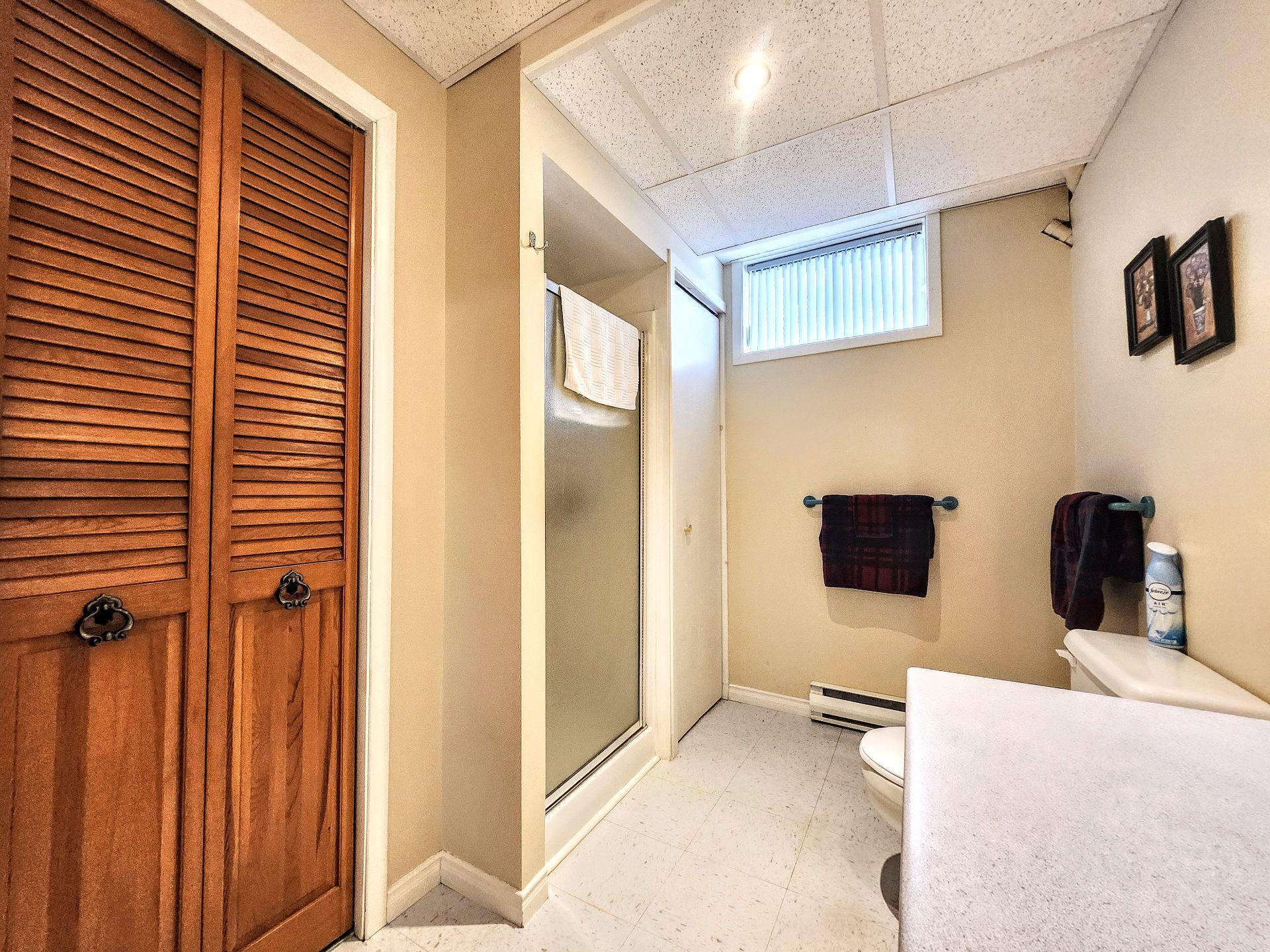 









2865


113e Avenue

,
Shawinigan,




QC
G9P2C1

