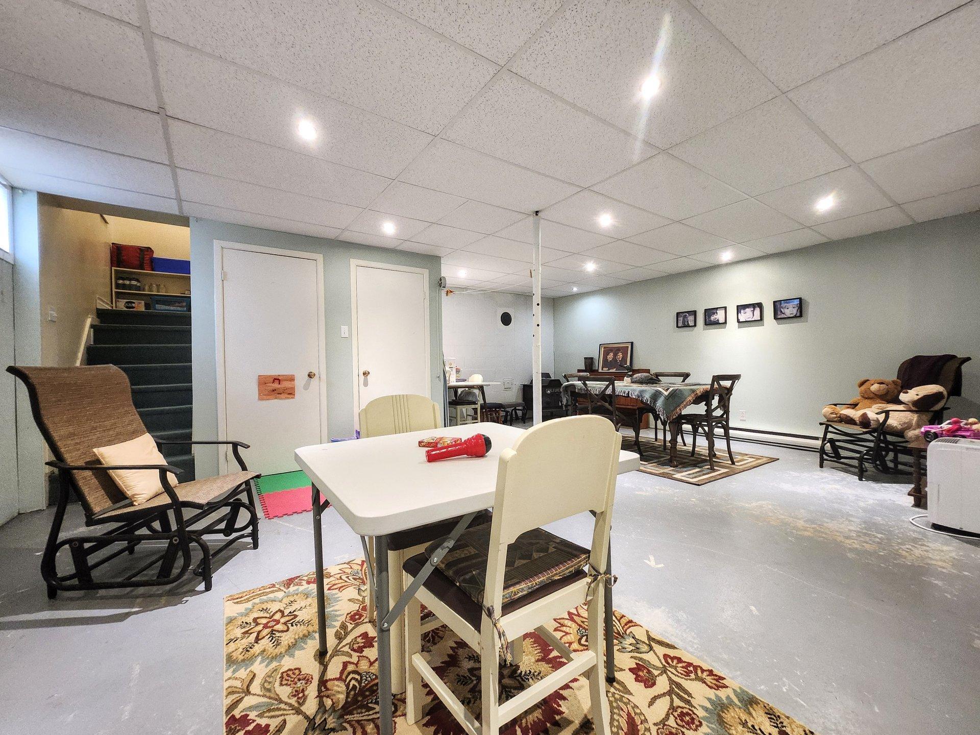 









2865


113e Avenue

,
Shawinigan,




QC
G9P2C1

