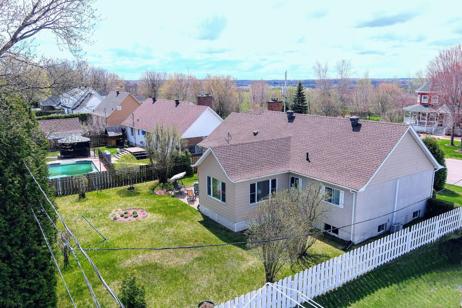 









2865


113e Avenue

,
Shawinigan,




QC
G9P2C1


