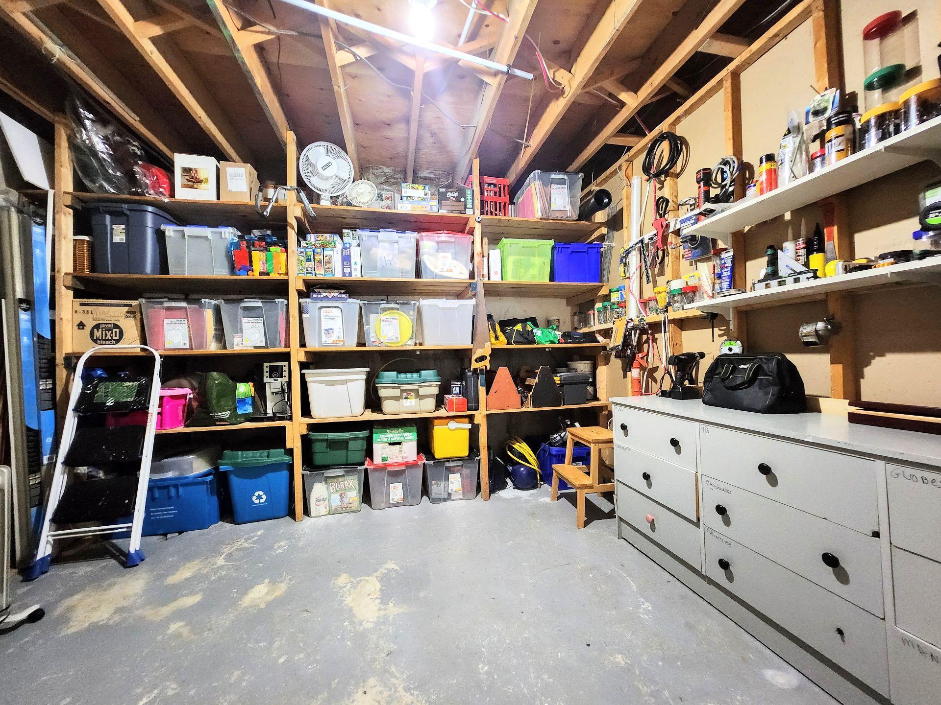 









2865


113e Avenue

,
Shawinigan,




QC
G9P2C1

