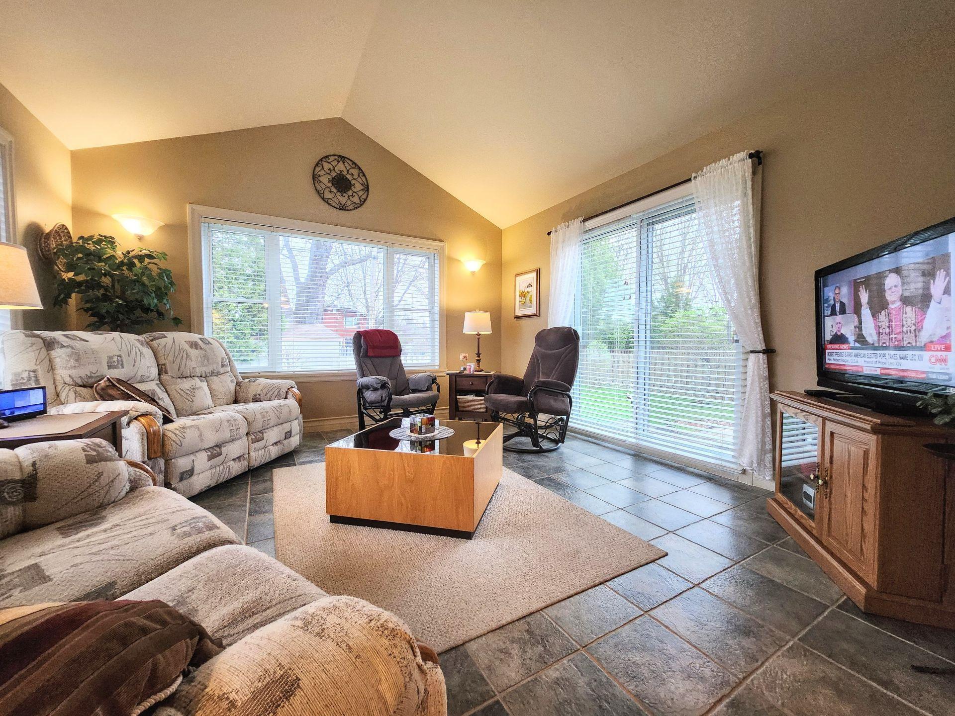 









2865


113e Avenue

,
Shawinigan,




QC
G9P2C1

