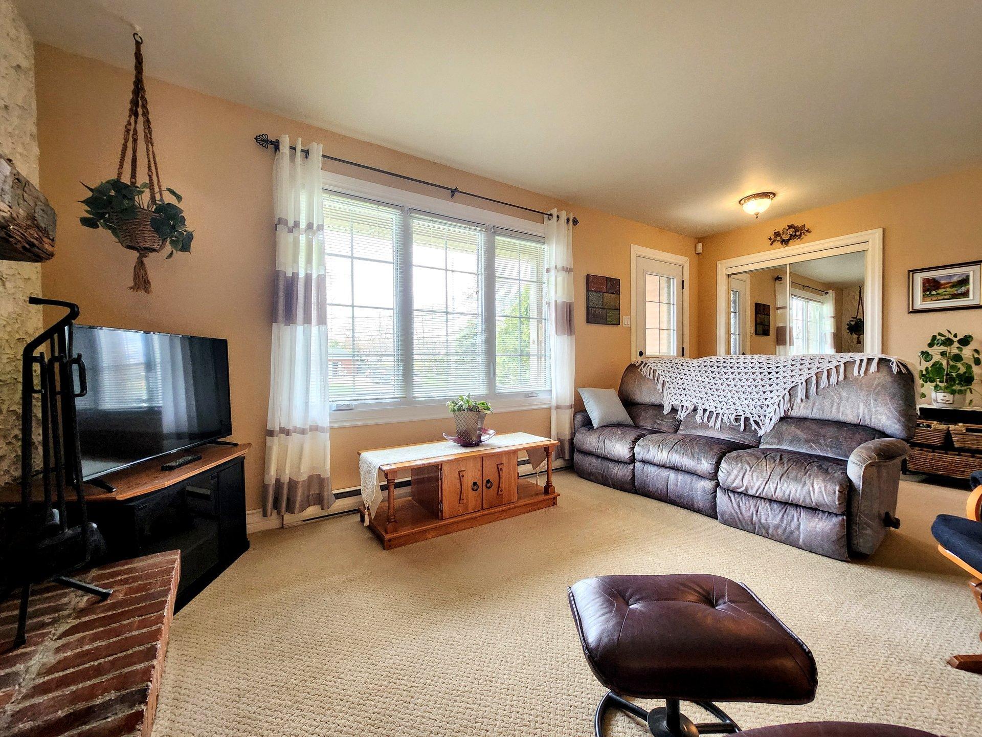 









2865


113e Avenue

,
Shawinigan,




QC
G9P2C1

