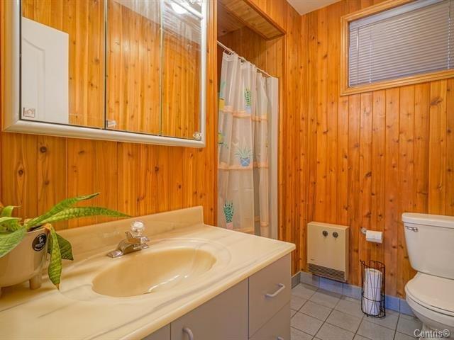 









215


Ch. des Bosquets-Fleuris

,
Stanstead - Canton,




QC
J1X3W4

