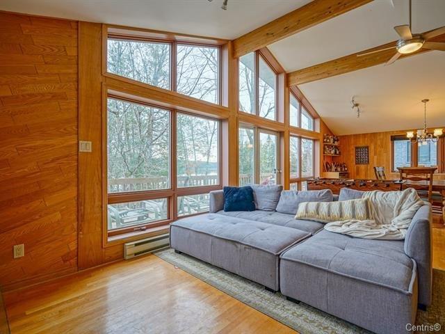 









215


Ch. des Bosquets-Fleuris

,
Stanstead - Canton,




QC
J1X3W4

