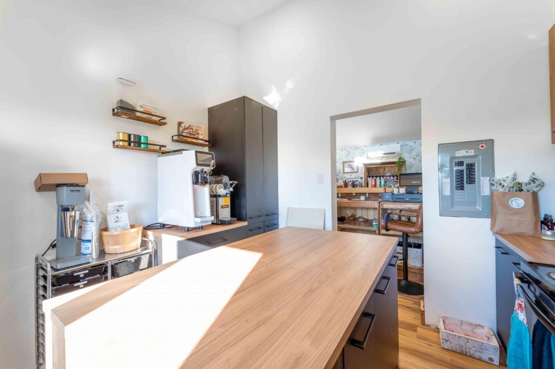 









10735


Route Sir-Wilfrid-Laurier

,
Mirabel,







QC
J7N1L8

