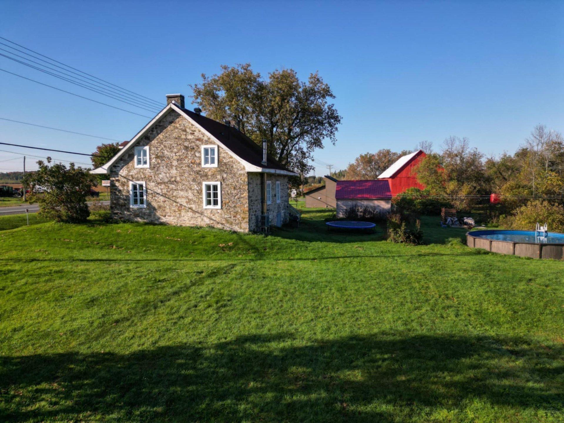 









10735


Route Sir-Wilfrid-Laurier

,
Mirabel,







QC
J7N1L8

