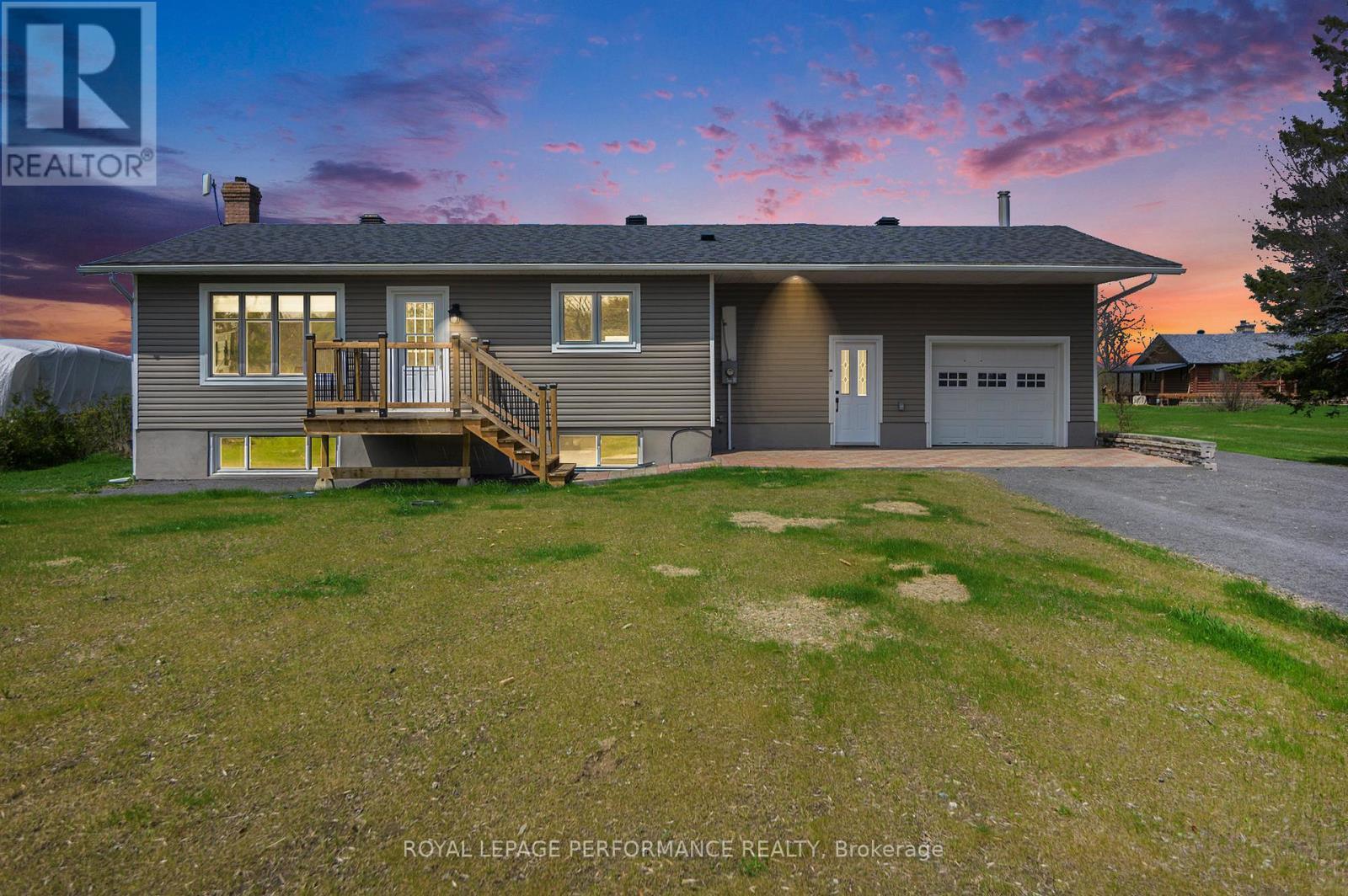 












9360 COUNTY ROAD 17 ROAD

,
Clarence-Rockland,




Ontario
K4K1K9


