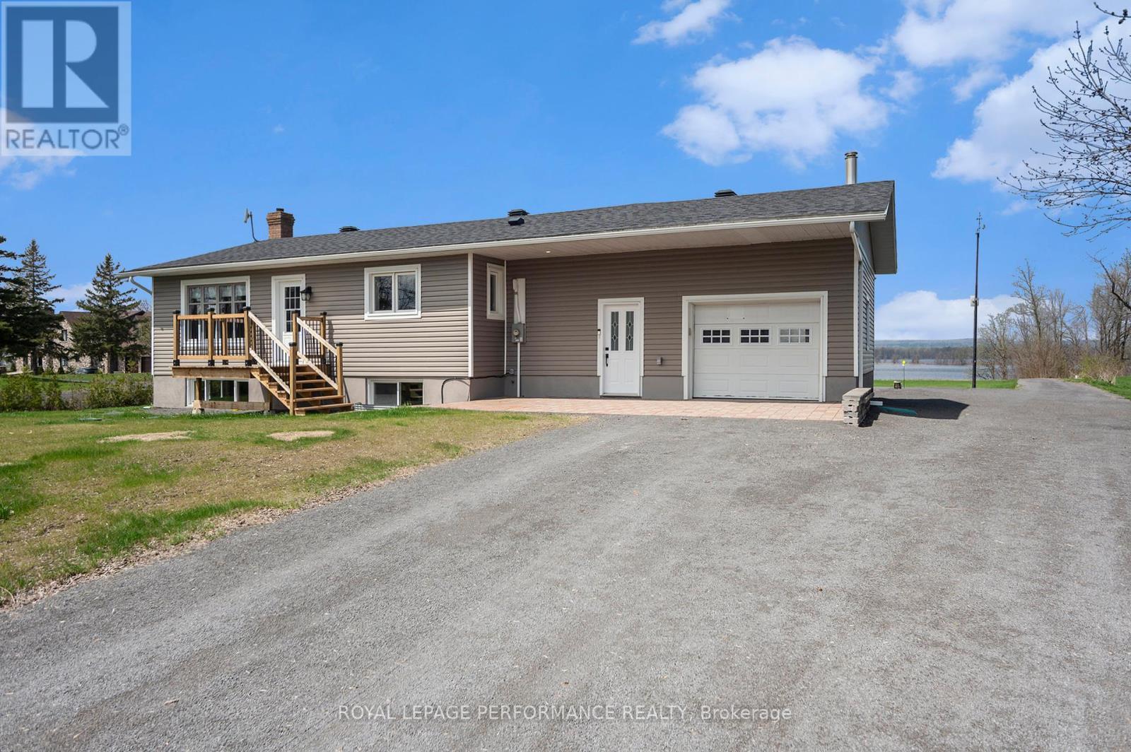 












9360 COUNTY ROAD 17 ROAD

,
Clarence-Rockland,




Ontario
K4K1K9

