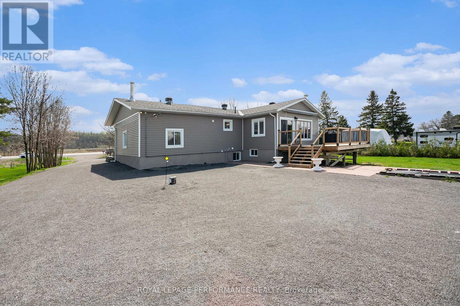












9360 COUNTY ROAD 17 ROAD

,
Clarence-Rockland,




Ontario
K4K1K9

