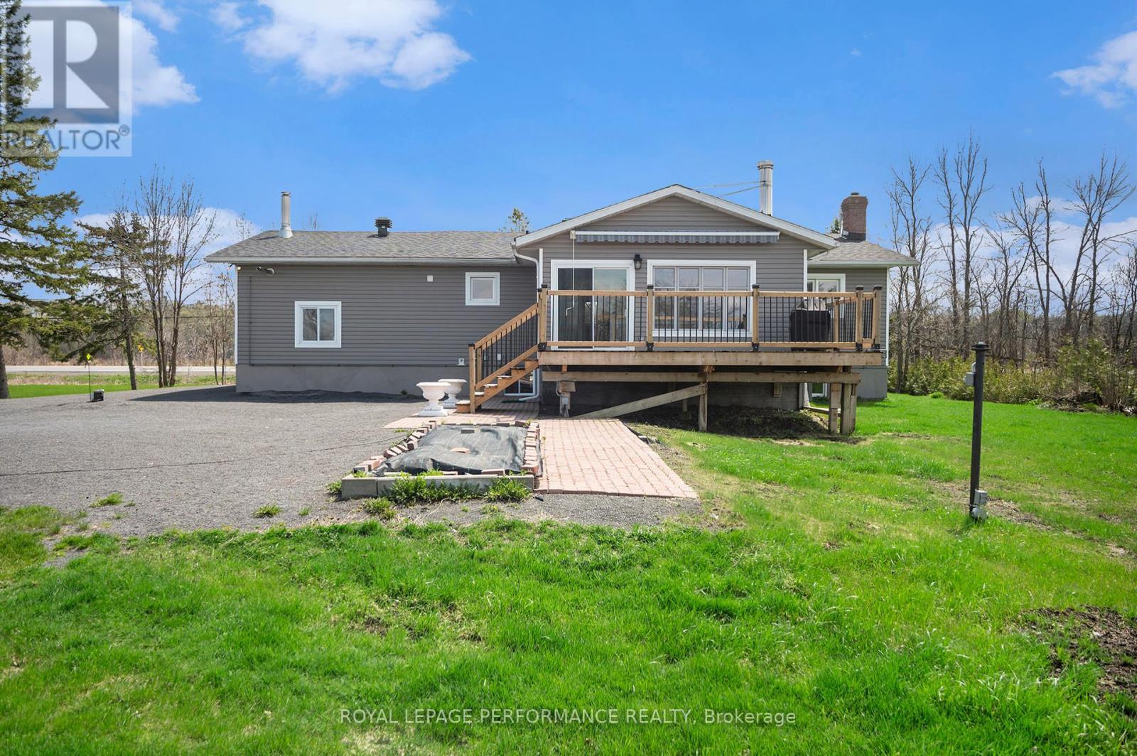 












9360 COUNTY ROAD 17 ROAD

,
Clarence-Rockland,




Ontario
K4K1K9

