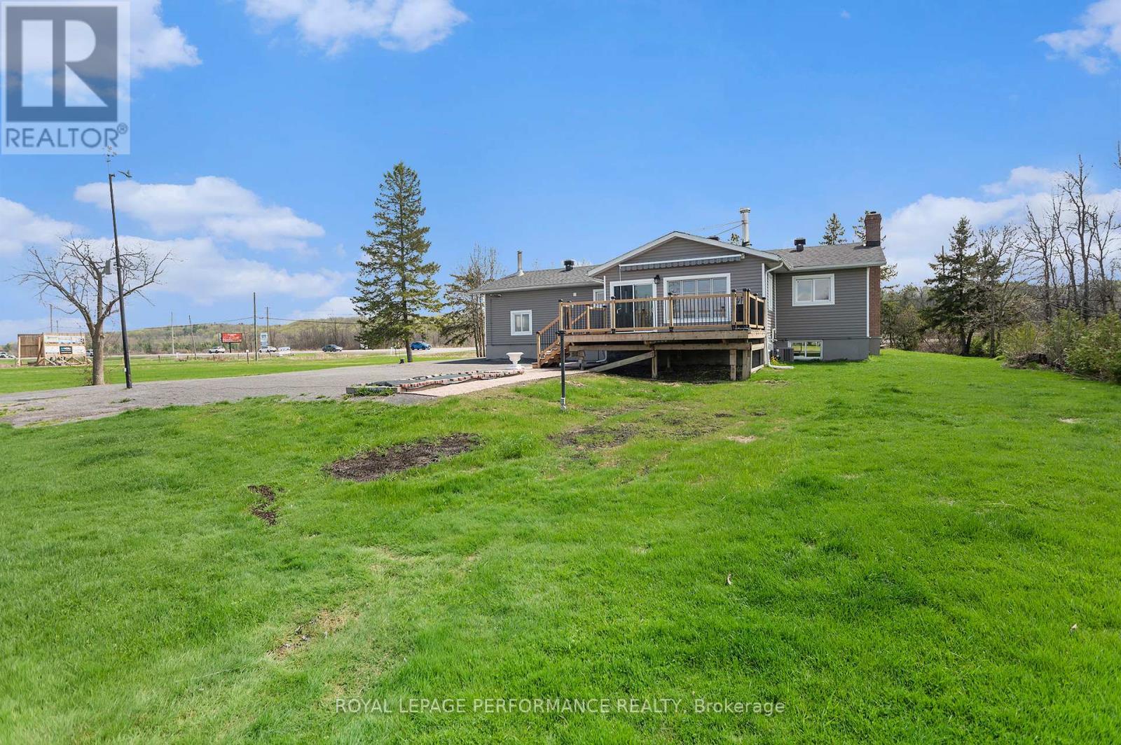 












9360 COUNTY ROAD 17 ROAD

,
Clarence-Rockland,




Ontario
K4K1K9

