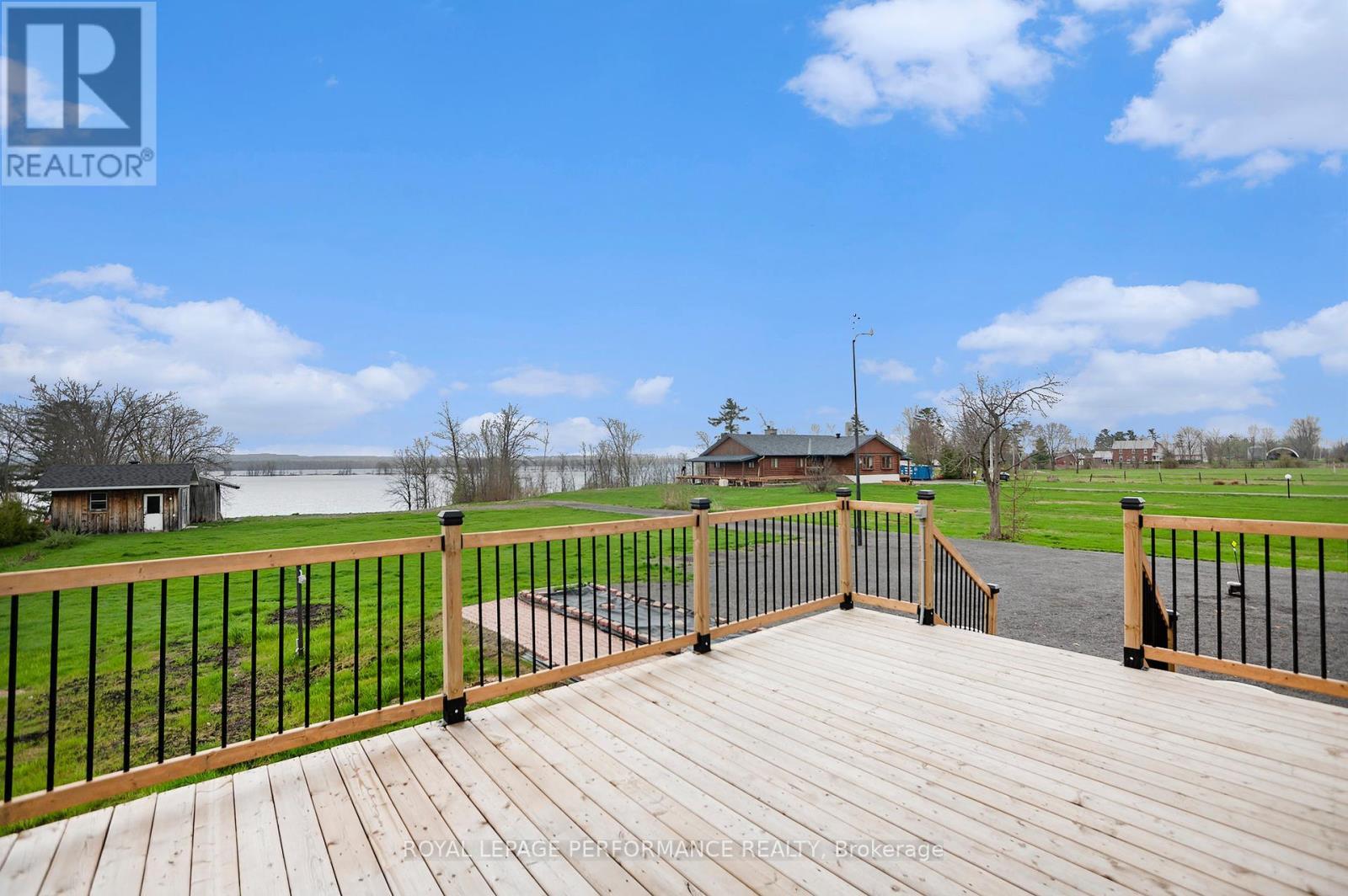 












9360 COUNTY ROAD 17 ROAD

,
Clarence-Rockland,




Ontario
K4K1K9

