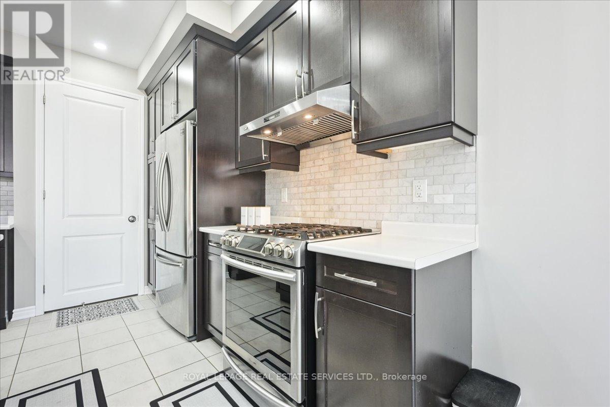












1335 ROSE WAY

,
Milton,




Ontario
L9E1M5

