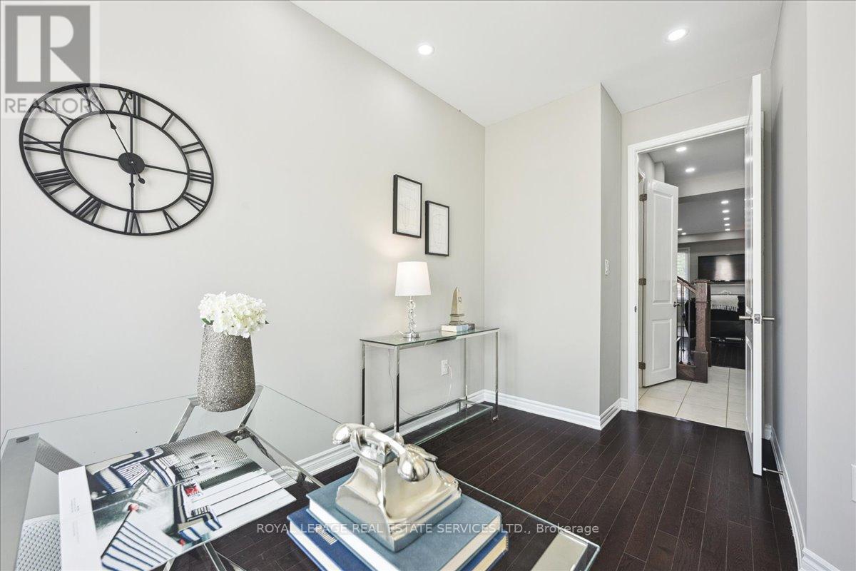 












1335 ROSE WAY

,
Milton,




Ontario
L9E1M5

