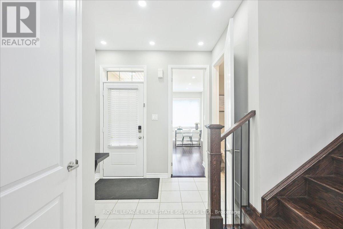 












1335 ROSE WAY

,
Milton,




Ontario
L9E1M5

