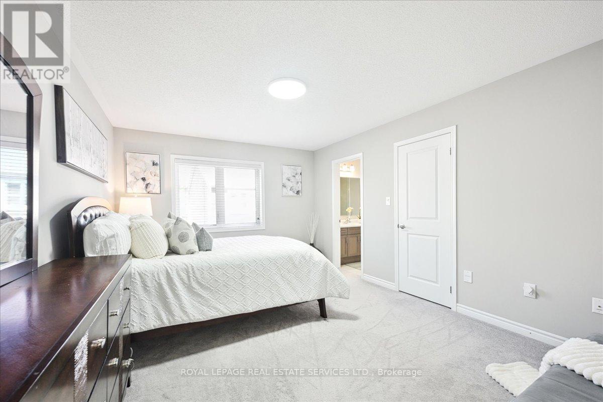












1335 ROSE WAY

,
Milton,




Ontario
L9E1M5

