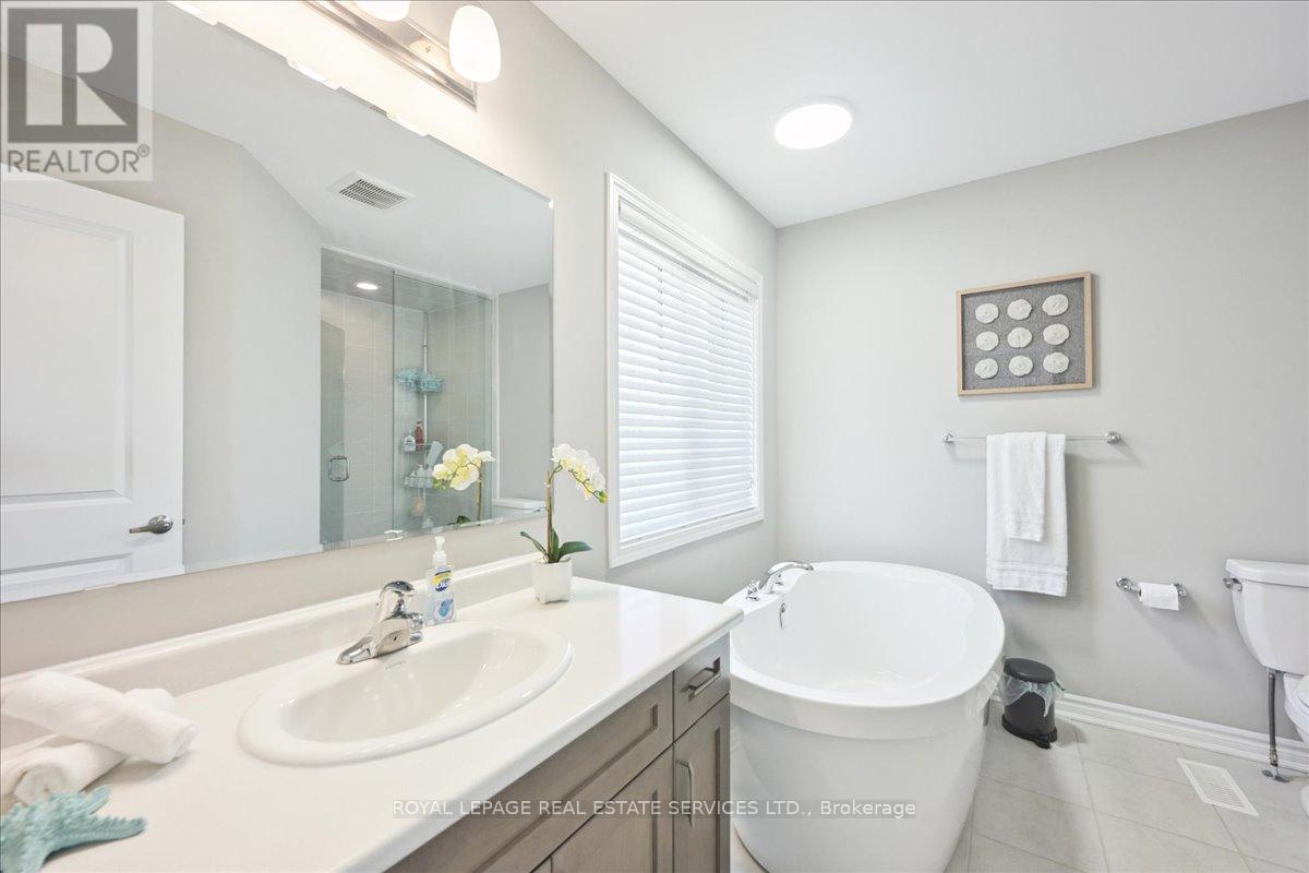 












1335 ROSE WAY

,
Milton,




Ontario
L9E1M5

