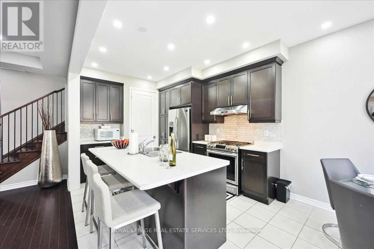 












1335 ROSE WAY

,
Milton,




Ontario
L9E1M5


