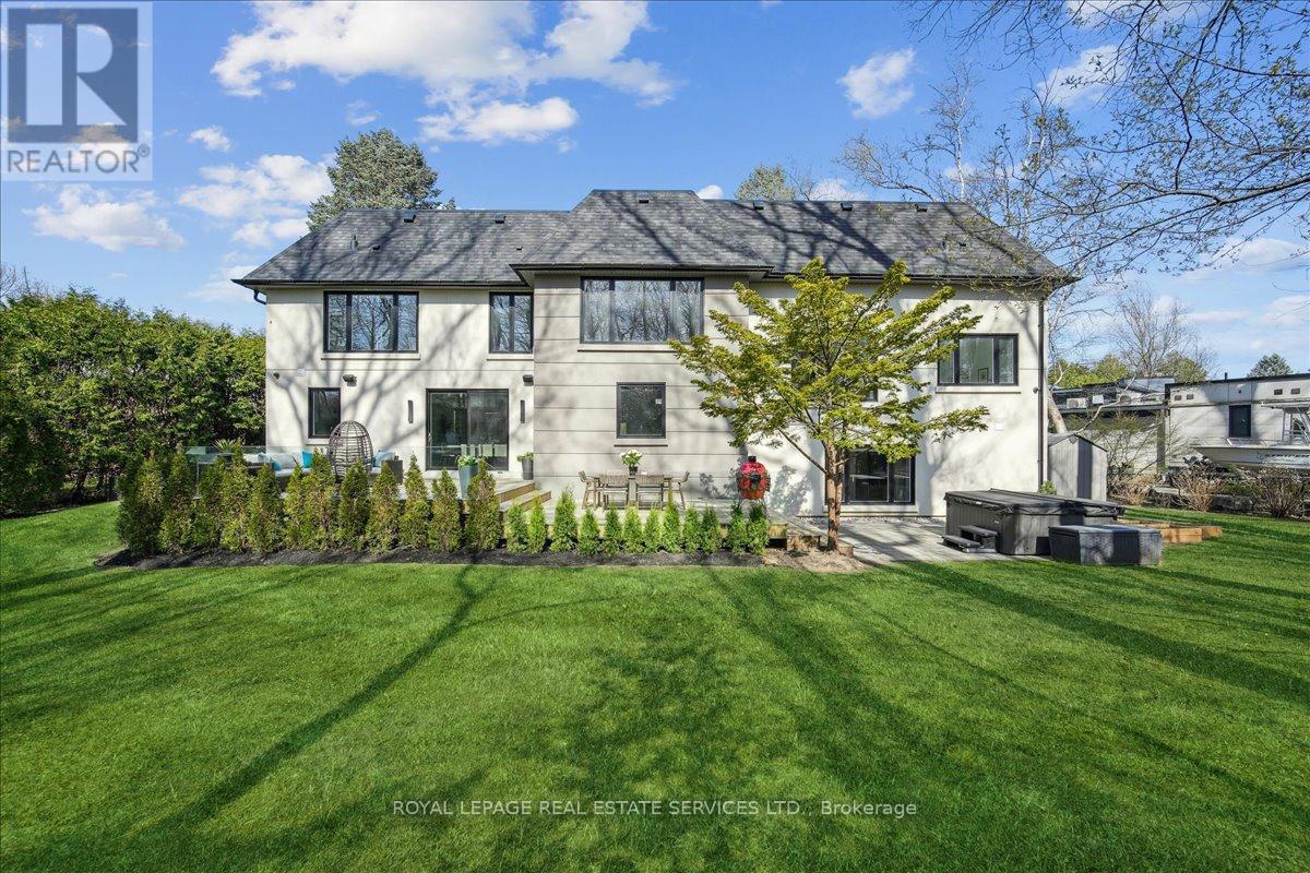 












1489 ROGERSWOOD COURT

,
Mississauga,




Ontario
L5J1R7

