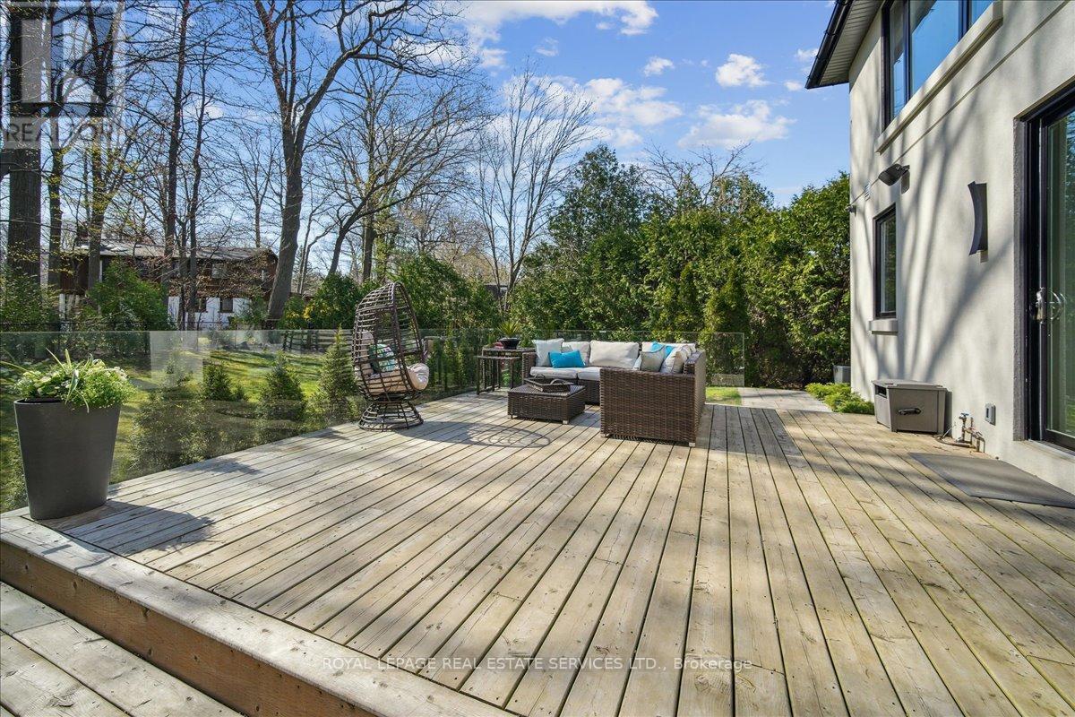 












1489 ROGERSWOOD COURT

,
Mississauga,




Ontario
L5J1R7

