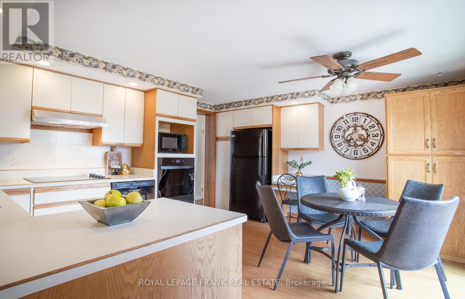 












24 PEARL DRIVE

,
Scugog,




Ontario
L0C1B0

